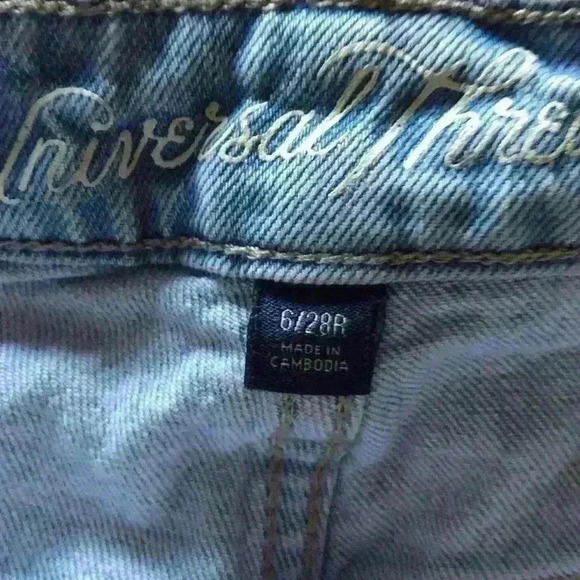 universal thread light blue distressed shorts women size 6 - Picture 5 of 6